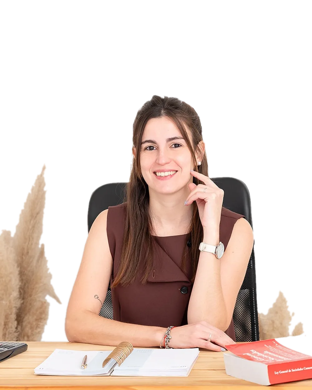 Daiana Fernandez, Contadora Pública en Moreno, Zona Oeste, en su estudio contable